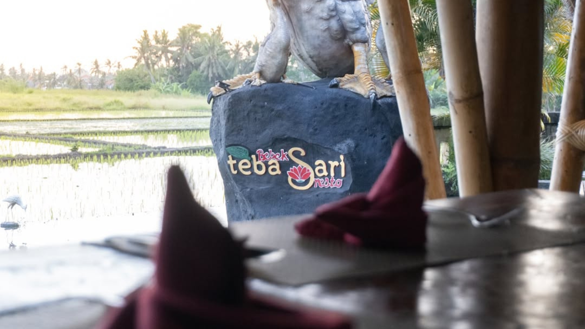 bali-summer-holiday-restaurant