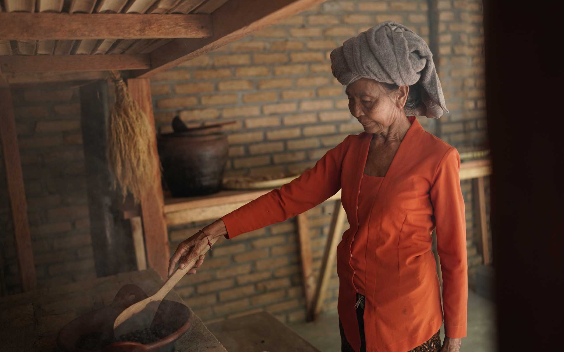 Best specialty coffee Ubud tasting flight and fresh coffee beans at Tebasari